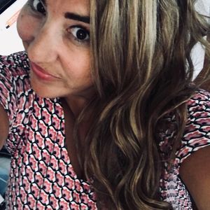 Meet your Posher, Dina